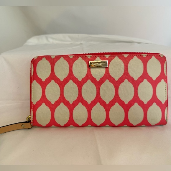Kate Spade New York Zip Wallet – Hot Pink & White Pattern - Picture 5 of 8